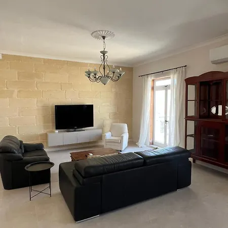 Spacious & 3-bedroom Close To The Sea Lägenhet *