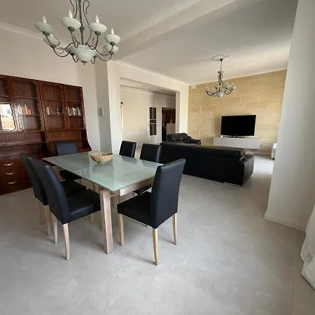 Spacious & 3-bedroom Close To The Sea Lägenhet Ta Xbiex