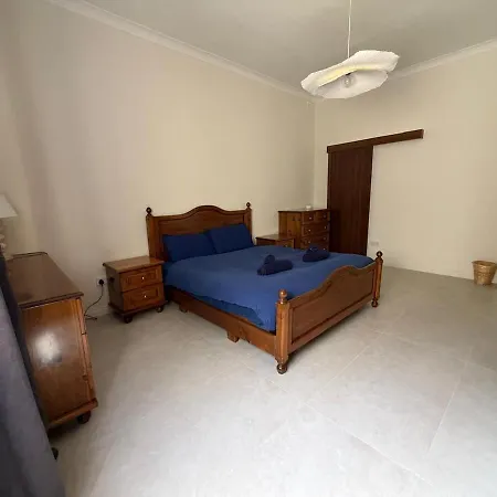 Spacious & 3-bedroom Close To The Sea Lägenhet *
